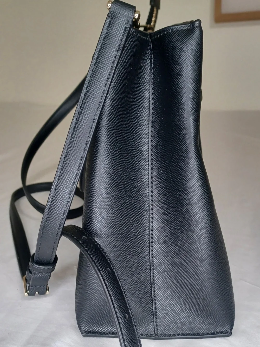 Kate spade Rae medium black saffiano satchel. Excellent condition.